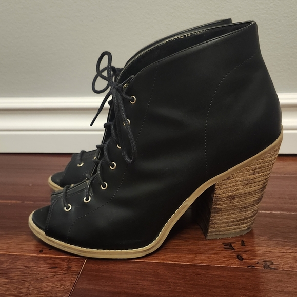 Size 9 Call It Spring Open Toe Booties - Picture 4 of 6